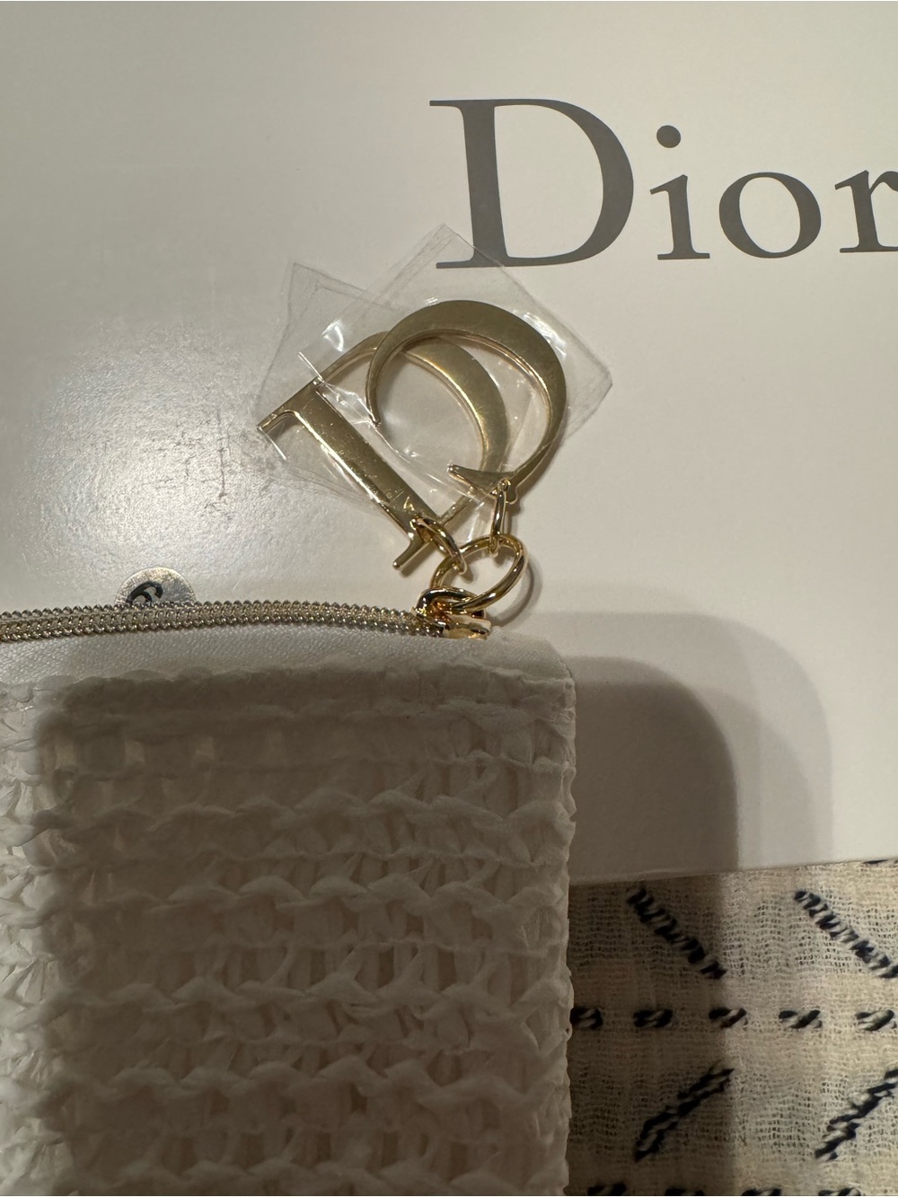 Dior beauty White & Gold Embroidered Zip Pouch bag - Picture 5 of 7